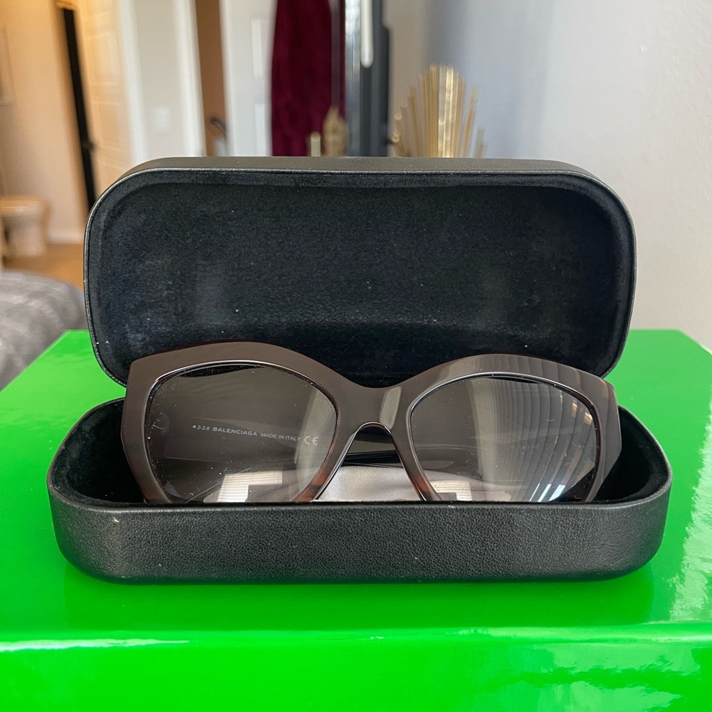 Balenciaga Sunglasses - Picture 4 of 4